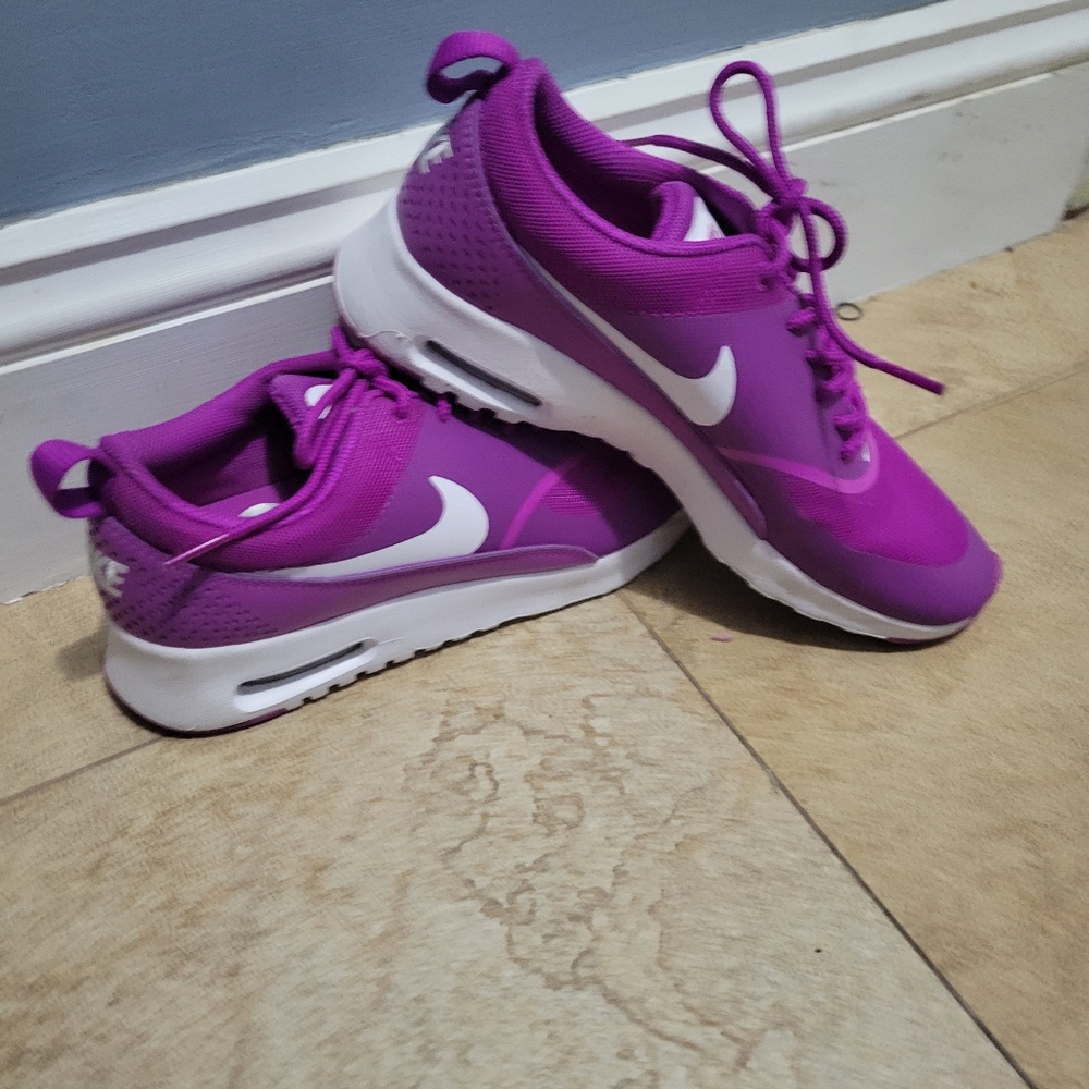 Women's sneakers